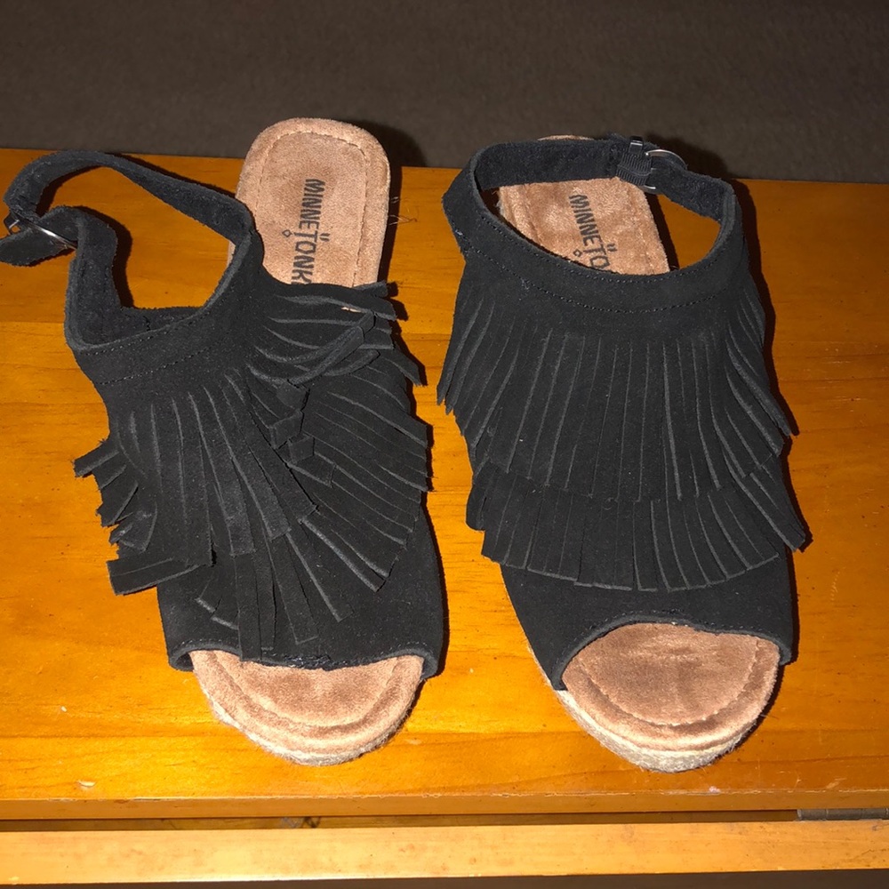 Minnetonka sandals, excellent condition, size 8